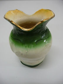 Functional object - CHINA TOOTH BRUSH HOLDER