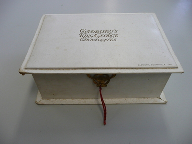 Container - CHOCOLATE BOXES COLLECTION: CADBURY'S KING GEORGE CHOCOLATE BOX