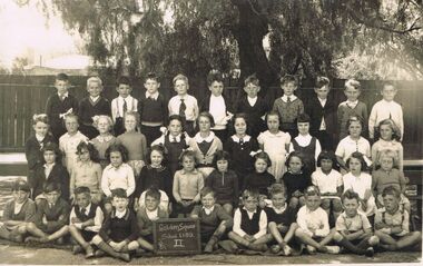 Photograph - GOLDEN SQUARE SCHOOL 1189, 1941 : GRADE 2