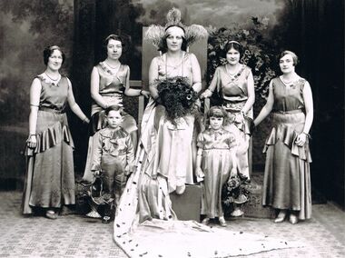 Photograph - PATRICIA COLES (NEE MCLEAN) COLLECTION: BENDIGO EASTER PARADE QUEEN COMPETITION 1929