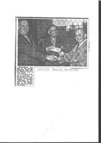 Newspaper - RAILWAYS COLLECTION: BENDIGO ADVERTISER RETIREMENT OF LEO HOGAN, 14/11/1975