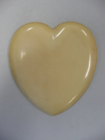 Domestic Object - HEART-SHAPED FLAT DISH