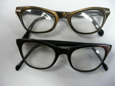 Accessory - 1960'S LADIES SPECTACLES