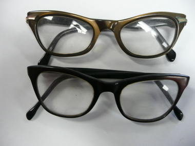 Accessory - 1960s LADIES SPECTACLES