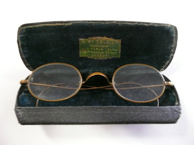 Accessory - SPECTACLES IN CASE