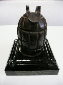 Memorabilia - HAND GRENADE INKWELL, 1915