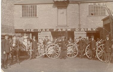 Postcard - ETHEL PATTISON COLLECTION: OAK FARM DAIRY