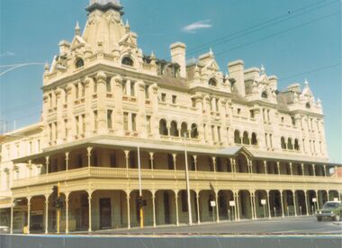 Postcard - SHAMROCK HOTEL, PALL MALL, BENDIGO