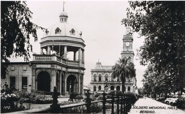 Postcard - SOLDIERS MEMORIAL HALL BENDIGO