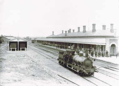 Photograph - WES HARRY COLLECTION: BENDIGO RAILWAY STATION