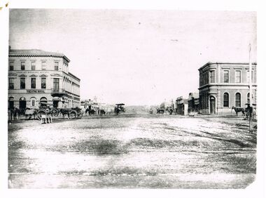 Photograph - WES HARRY COLLECTION: THEATRE ROYAL AND BANK OF AUSTRALASIA, WILLIAMSON ST. SANDHURSTG