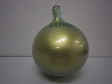 Decorative object - GLASS BALL (GOLD COLOURED)  BENDIGO GLASS WORKS 1920 CASSIDY, KOONDROOK, EDNA PEACOCK, 1920