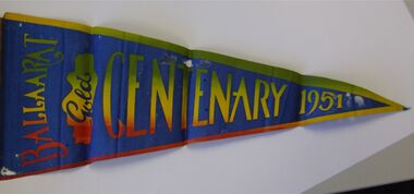 Textile - BALLARAT GOLD CENTENARY SOUVENIRE 1951 SOUVENIRE FLAG