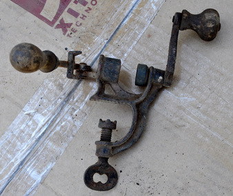 Tool - WINDING CLAMP: TWO HANDLED APPROX 15CM