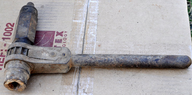 Tool - STAR DRILL LARGE METAL PUNCH