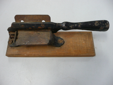 Tool - SMALL TOBACCO CUTTER