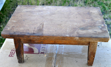 Furniture - SMALL OAK FOOT STOOL