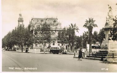 Photograph - VIEWS OF BENDIGO : NO. 18 : THE MALL, BENDIGO : UNDATED