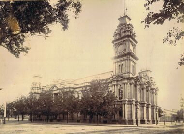 Photograph - BENDIGO TOWN HALL