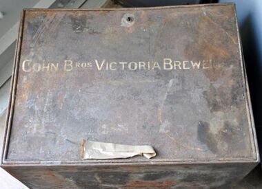 Container - COHN BROTHERS COLLECTION: VICTORIA BREWERY METAL TRUNK