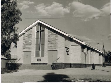 Photograph - KENNINGTON METHODIST CHURCH