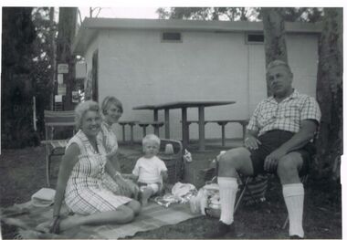 Photograph - BLACK AND WHITE PHOTOGRAPH: FAMILY GROUP