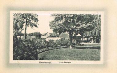 Postcard - POSTCARD  BLACK AND WHITE PHOTO: MARYBOROUGH THE GARDENS