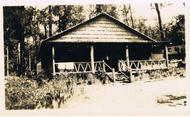Photograph - PHOTO BLACK AND WHITE:  THE LOG CABIN