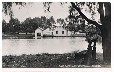 Postcard - LAKE WEEROONA BOAT SHEDS, BENDIGO