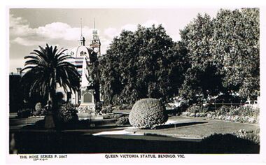 Postcard - QUEEN VICTORIA STATUE, BENDIGO, VICTORIA