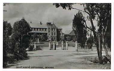 Postcard - SAINT AIDEN'S ORPHANAGE, BENDIGO