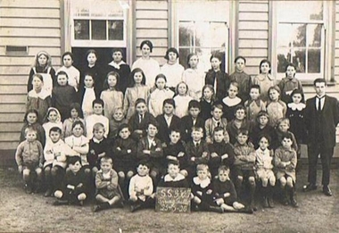 Photograph - COOK COLLECTION:  SPRING GULLY SCHOOL STUDENTS 25/5/1920