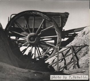 Photograph - COOK COLLECTION: HORSE DRAWN CART