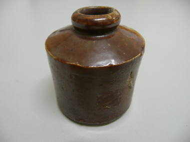 Container - POTTERY INK WELL