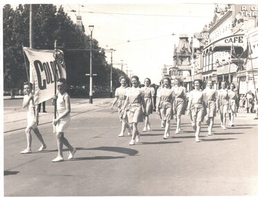 Photograph - GERTRUDE PERRY COLLECTION: PHOTOGRAPH PALL MALL PARADE