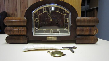 Domestic Object - GERTRUDE PERRY COLLECTION: MANTLE CLOCK, 1941