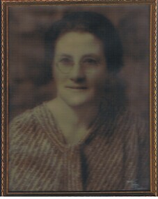Photograph - GERTRUDE PERRY COLLECTION: PHOTOGRAPH OF MRS E. R. PERRY