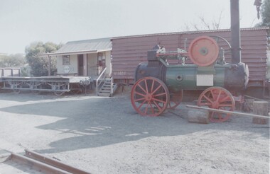 Slide - VAL DENSWORTH COLLECTION: BENDIGO POTTERY, 1986
