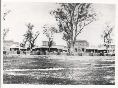 Photograph - WES HARRY COLLECTION: PALL MALL, SANDHURST, Early 1860's