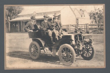 Photograph - J L FAUL, BILL LANSELL & RISING SUN HOTEL, 1905