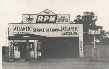 Photograph - HARRY BIGGS COLLECTION: ATLANTIC GARAGE EAGLEHAWK