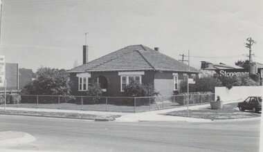 Photograph - HARRY BIGGS COLLECTION: KANGAROO FLAT HOUSE, C. 1970's