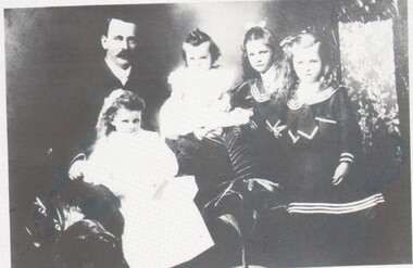 Photograph - HARRY BIGGS COLLECTION: UNKNOWN FAMILY