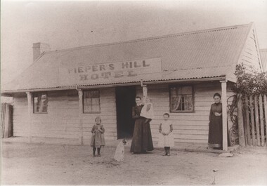 Photograph - HARRY BIGGS COLLECTION: PIEPERS HILL HOTEL