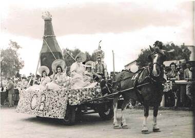 Photograph - COHN BROTHERS COLLECTION: SWAN HILL SHOW EXHIBIT, 1951