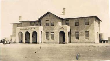 Photograph - COHN BROTHERS COLLECTION: ROBINVALE HOTEL, 1920's ?