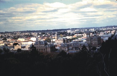 Slide - BENDIGO STREET VIEWS & FORTUNA, Apr 1960