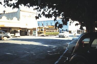Slide - BENDIGO STREET VIEWS & FORTUNA, Apr 1962
