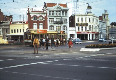Slide - BENDIGO STREET VIEWS & FORTUNA, Oct 1970