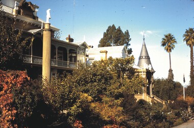 Slide - BENDIGO STREET VIEWS & FORTUNA, May 1964